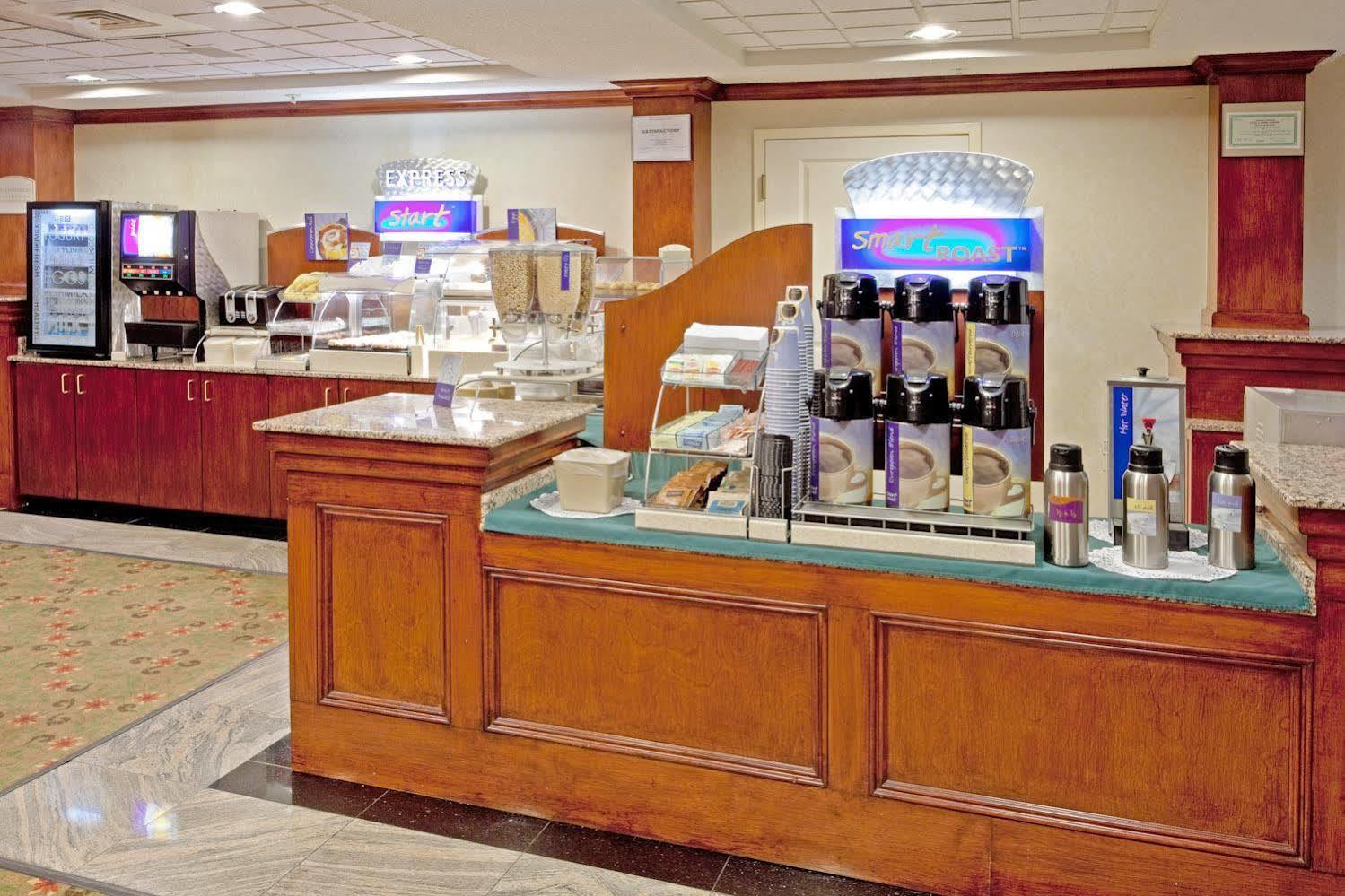 Holiday Inn Express Mount Arlington By Ihg Restaurant bilde